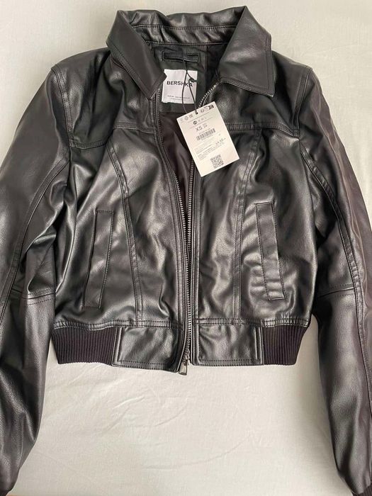 Bershka кожено яке