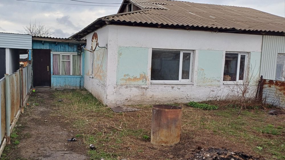Продам трехкомнатную квартиру в доме на два хозяина