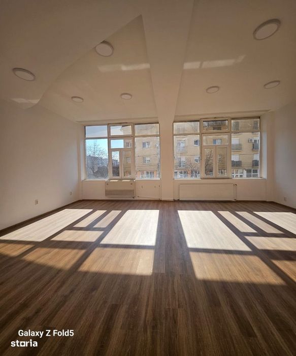 De închiriat: Spațiu comercial / birouri în zona Iosia – 6 €/mp