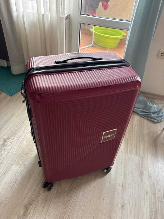 Бордово твърд куфар – Regent – 100 лв