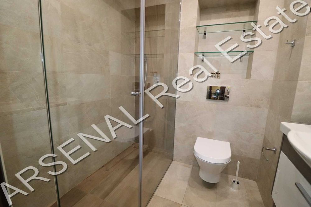 Дава се под наем Тристаен апартамент в София, Изток - 137 кв.м за 1190 € - Снимка #9