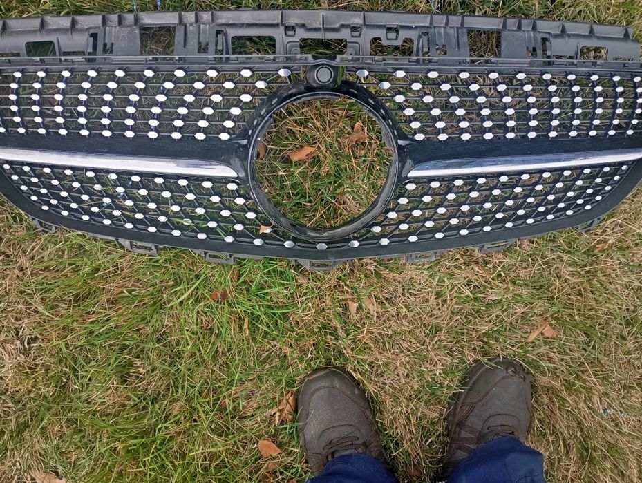 Решетка за Мерцедес W213