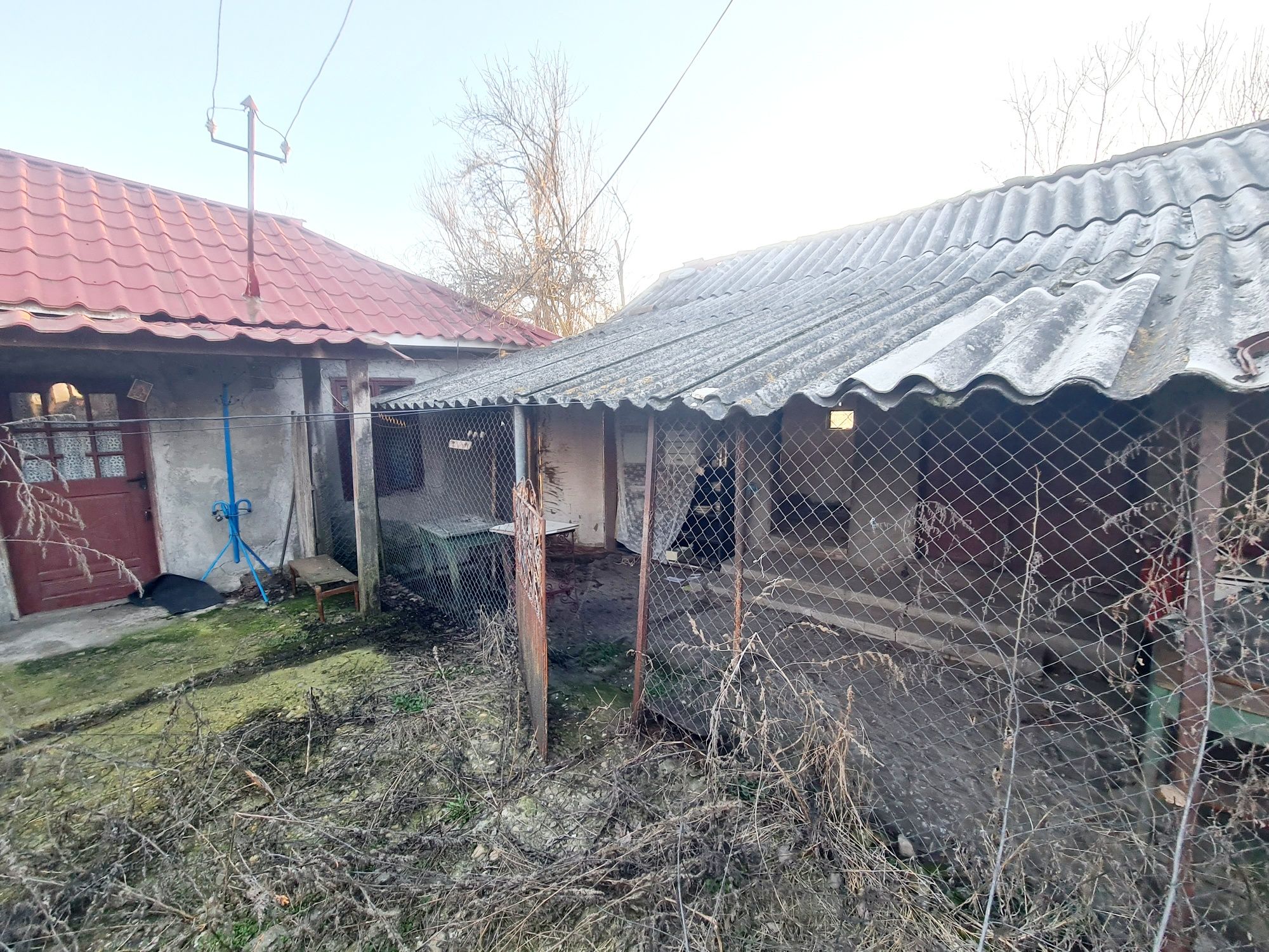 Vand casa batraneasca la tara , 30km de Craiova
