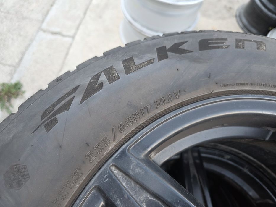 2бр Зимни гуми 235 60 17 - Falken