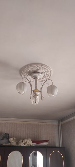 Люстра трёх рожковая