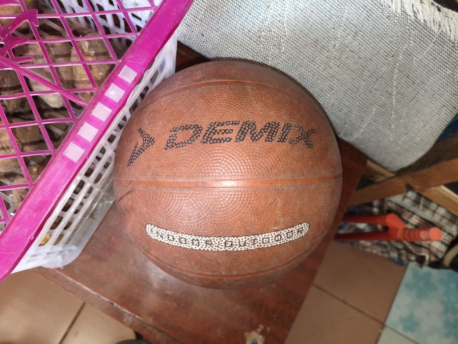 Баскетбольный мяч