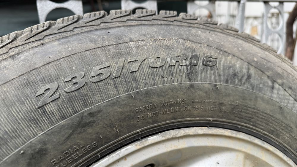 Джанти с гуми Terrano 2