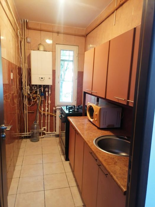 Garsonieră de închiriat – 33 mp, complet utilată, parter, Dristor