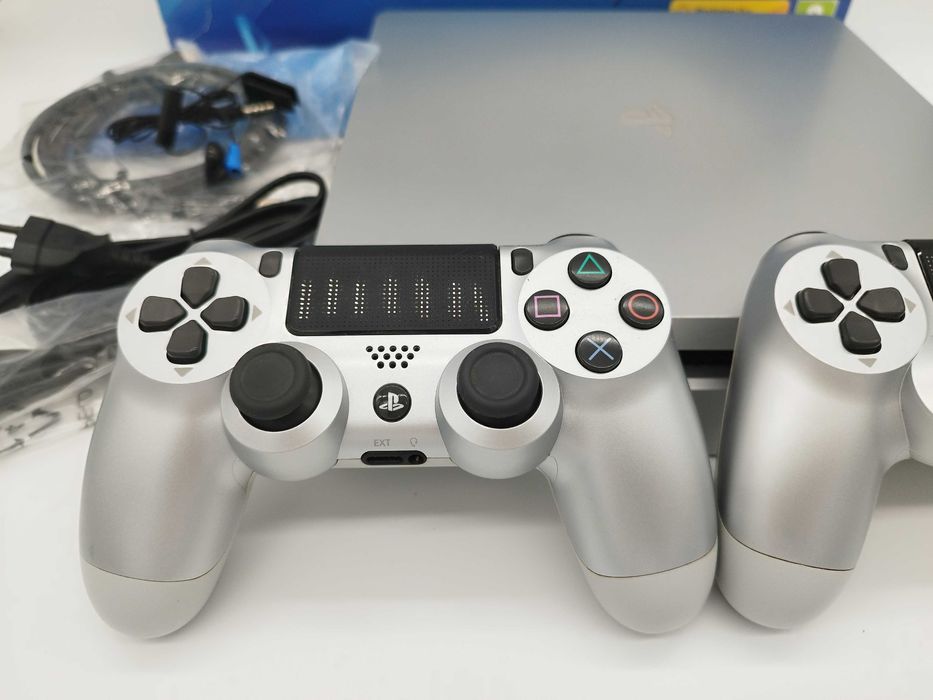[ps4] PlayStation 4 Slim 500GB Silver Edition/ с 2 контролера