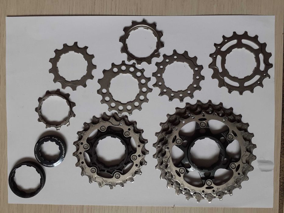 Caseta (grup pinioane) Ultegra CS-R8000