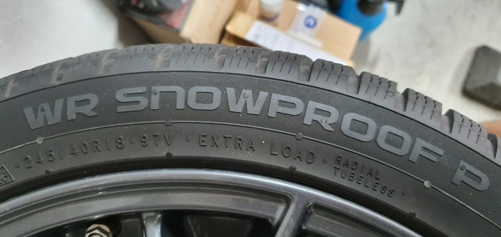 4 бр зимни гуми Nokian Snowproof P 245/40/R18 XL 97V