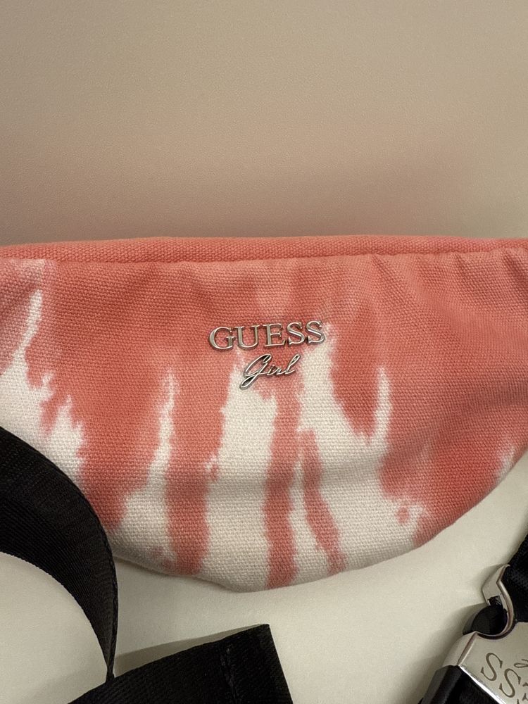 Чанта GUESS (истинска)