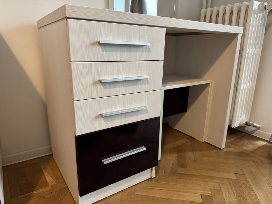 Dormitor Complet: Pat, saltea, dulap, noptiere, comoda, masa machiaj