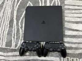 Продается PS4 с 2 ориг.джостиками и 11 играми.