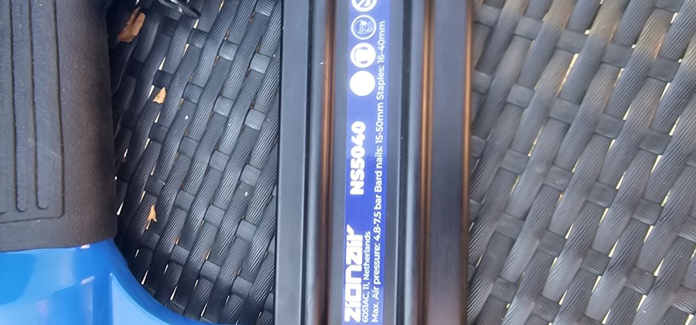 pistol cuie mici, pe aer. zinoair