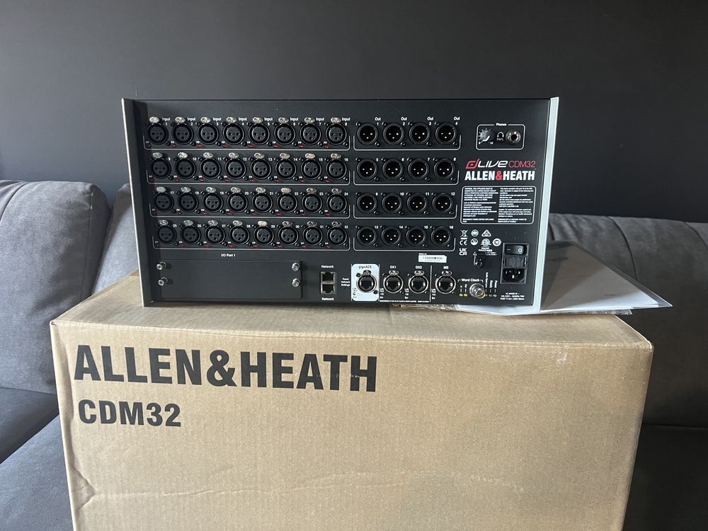 Mixer Allen Heath  dLive CDM32