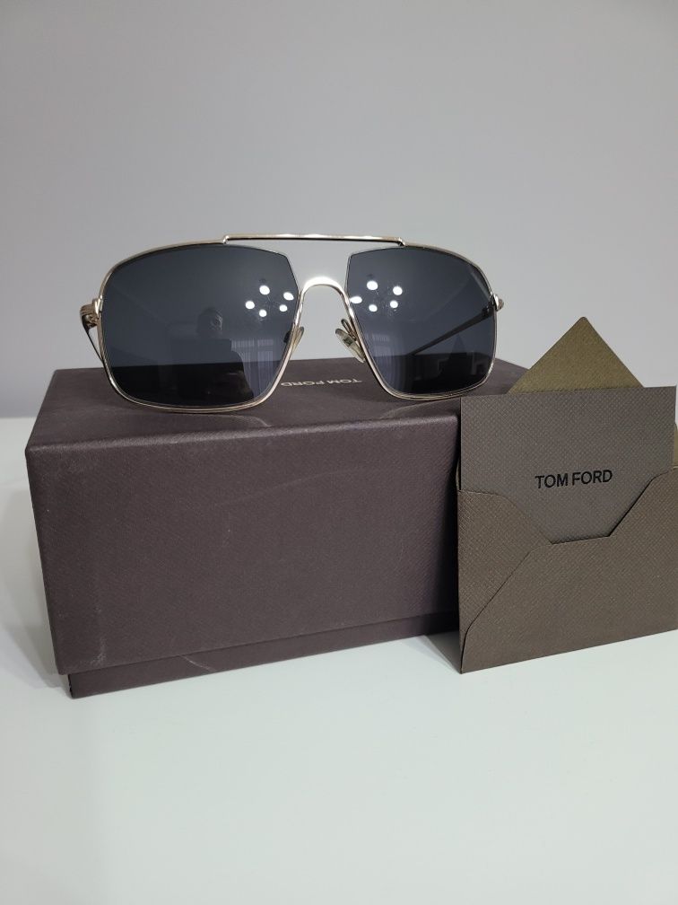 Ochelari de soare bărbătești marca Tom Ford