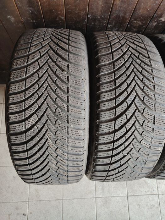 225/40 R19 Semperit Speed-Grip5 W XL profil ca nou M+S Dot 2022-2023
