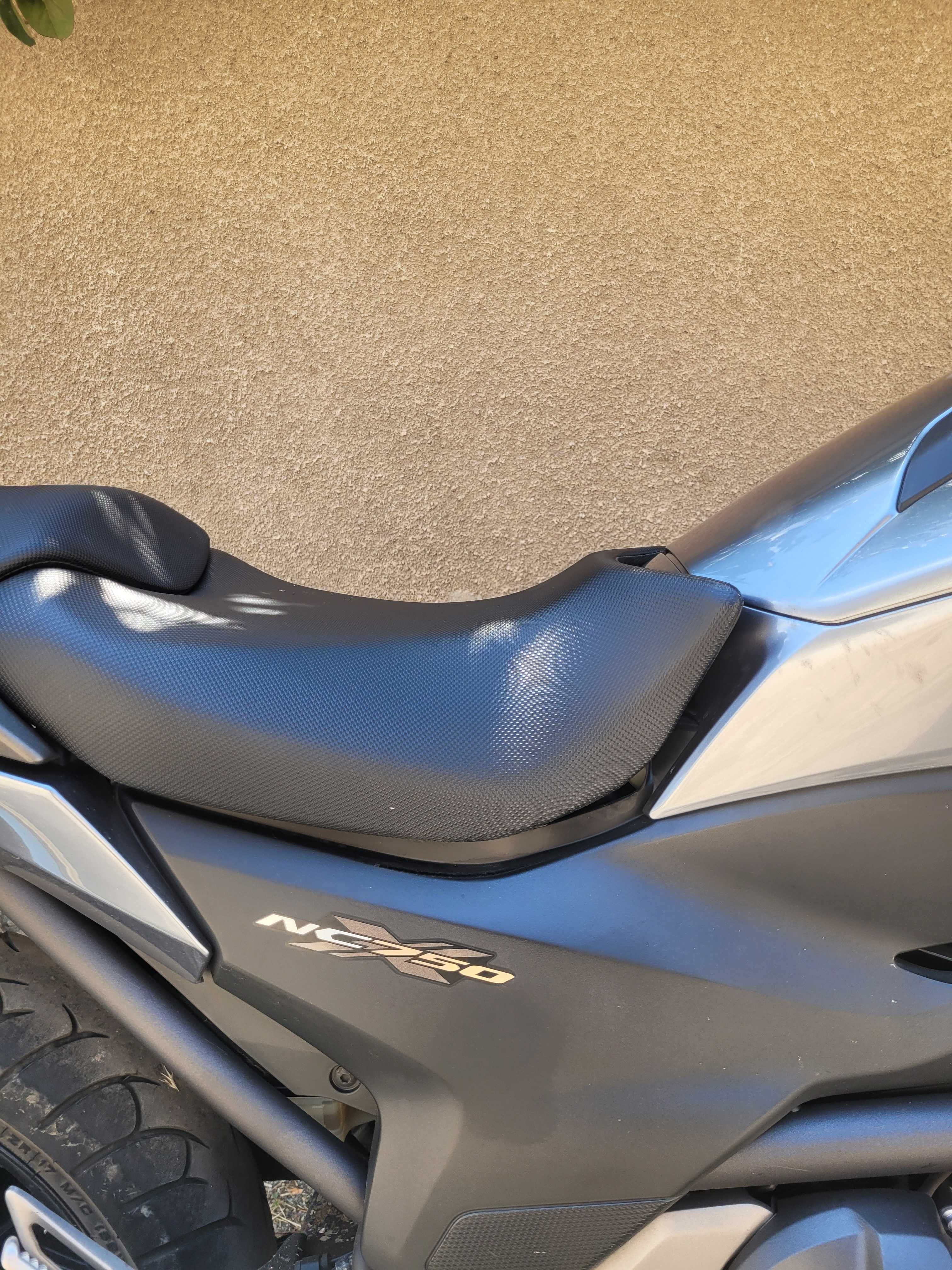 Повдигач за седалка - Honda NC700x Nc750X