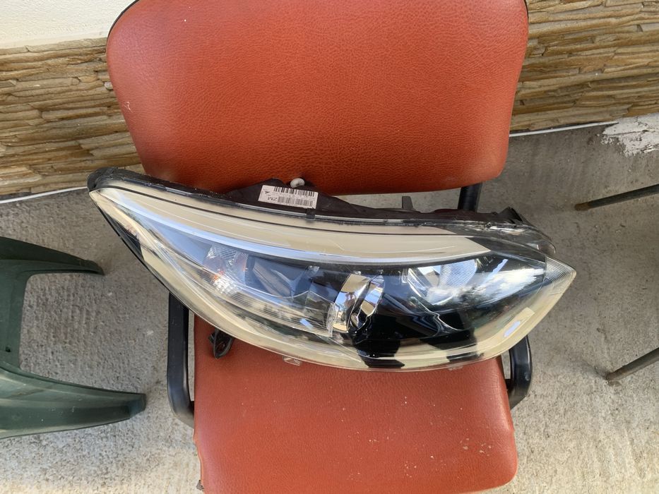 Far Renault Captur 1 partea /dreapta an 2013/2014/2015/2016/2017/2020