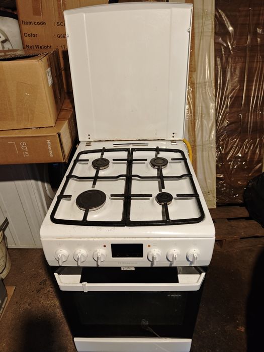 Aragaz cu cuptor electric Hansa