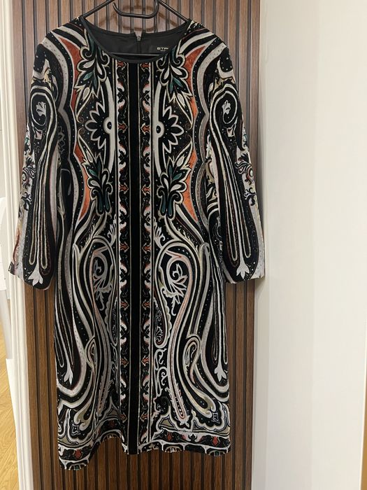 Итальянские вещи пиджаки, пальто, платья