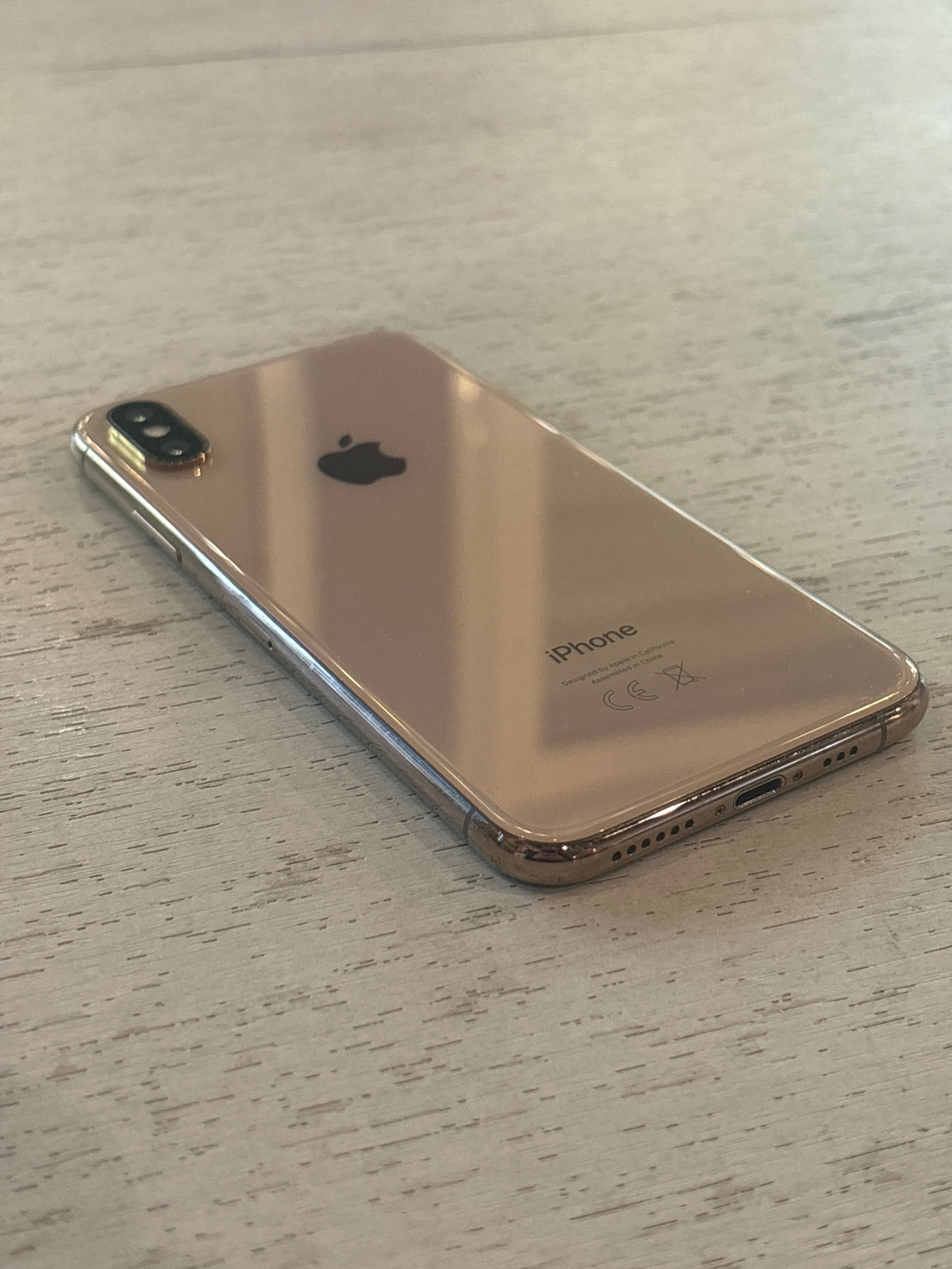 • iPhone XS 64GB GOLD + подарък - 4 калъфа •