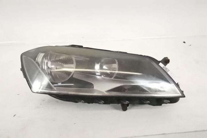 Фар Дясно Оригинален Халогенен Фолксваген VW Пасат / Volkswagen VW Pas