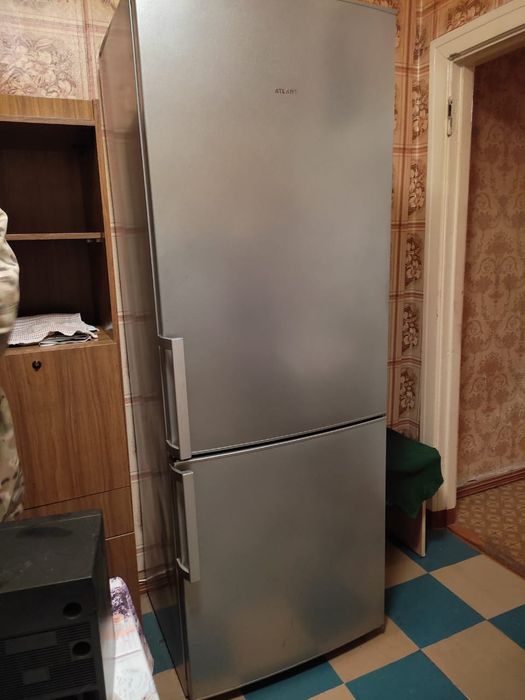 Продам холодильник