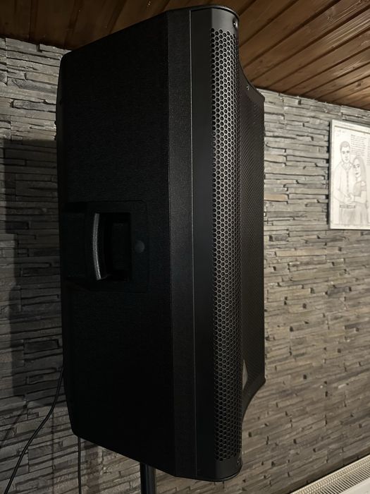 Vand boxe behringer DR 115 DSP