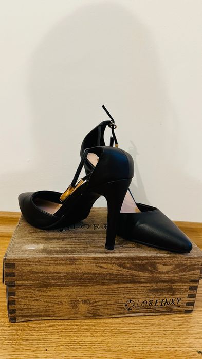 Чисто нови дамски обувки на висок ток!