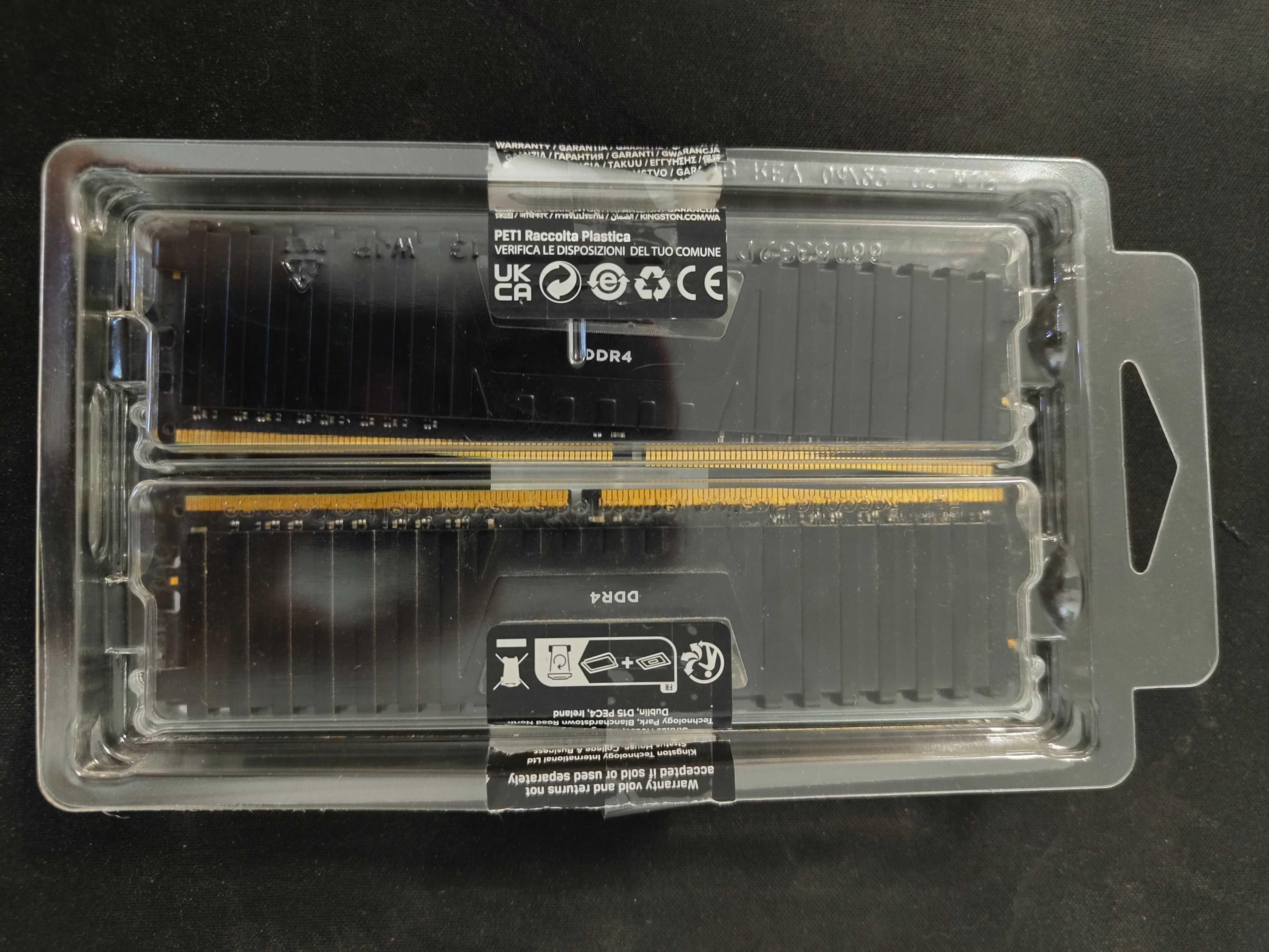 Memorie RAM 8 x 2 GB DDR 4, frecventa 3600mhz