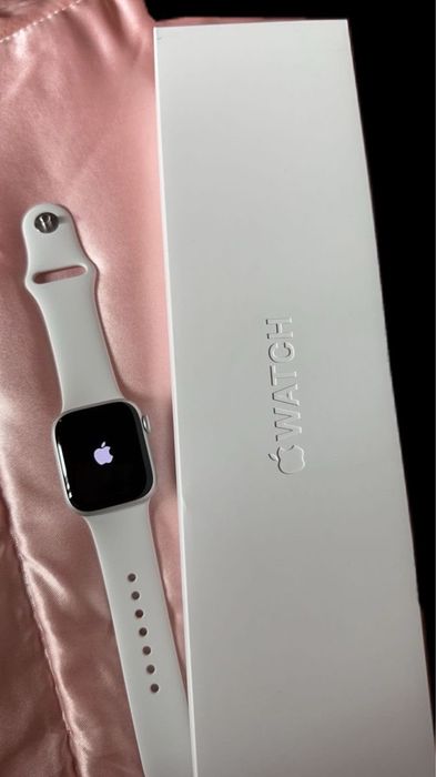 apple watch se 44mm продам