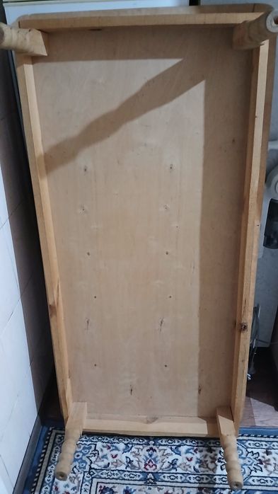 Стол срочно продам