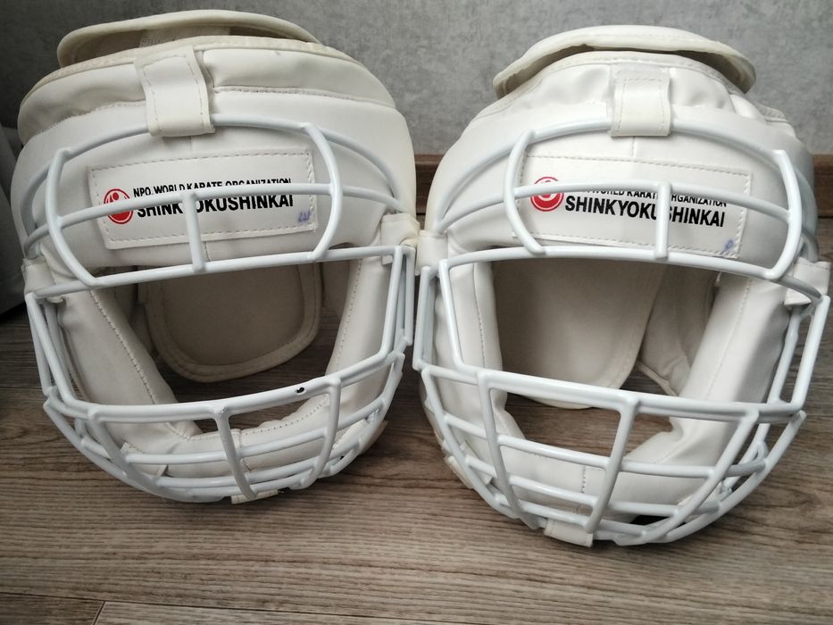 2шлема на карате