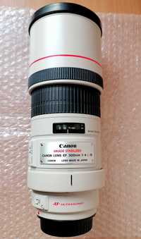 Obiectiv Canon EF 300 mm f4 L IS folosit foarte putin