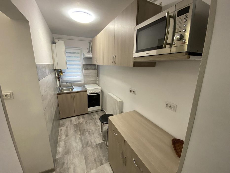 Apartament 3 camere de închiriat, zona Dâmbu