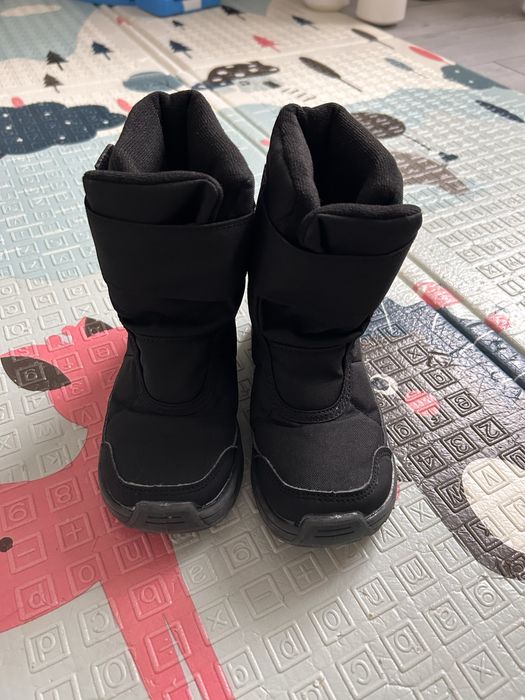 Черни зимни ботуши