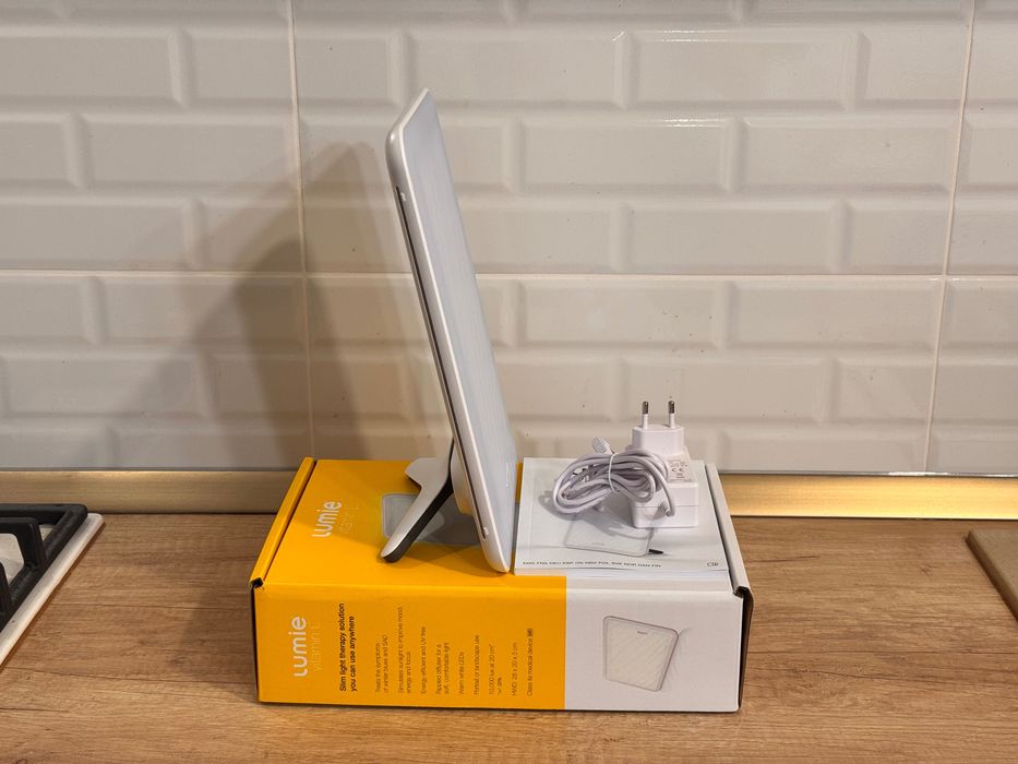 Lumie Vitamin L - Lampa pentru terapie cu lumina (10000 lux)