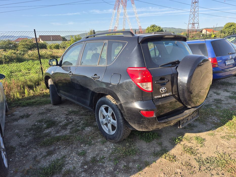 Vând toyota rav 4