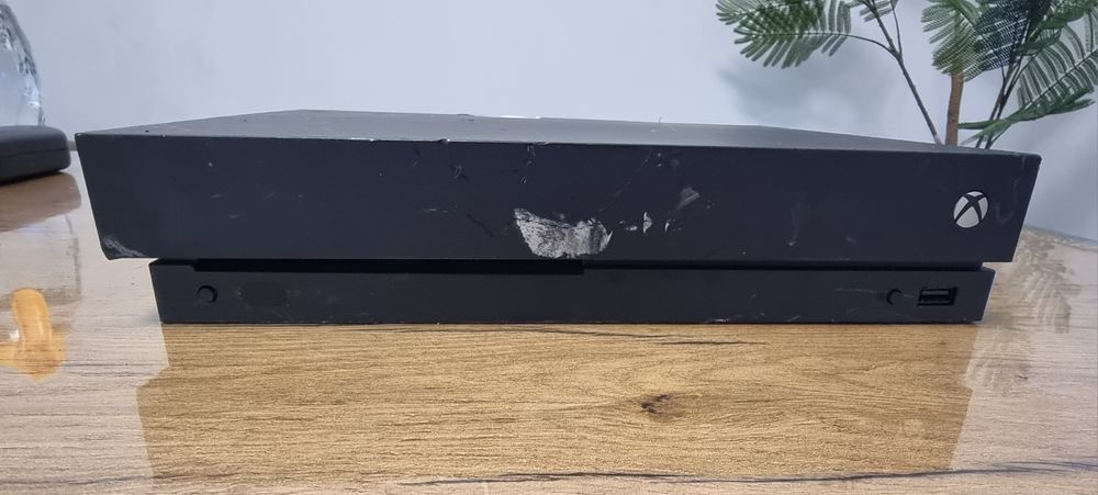 Xbox One X работещи