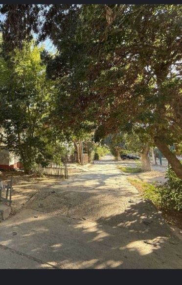 1 Xonali  Kvartira  Srochna Sotiladi