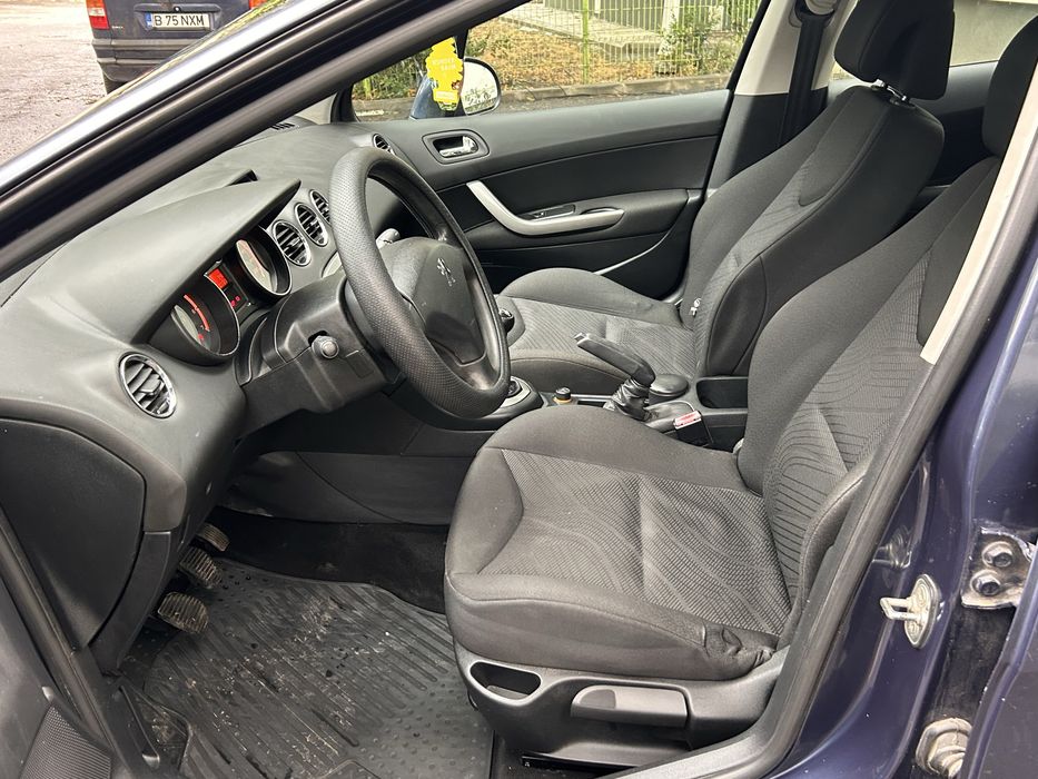 Peugeot 308 2008 km reali 1.6 L benzina stare impecabila vari +/-