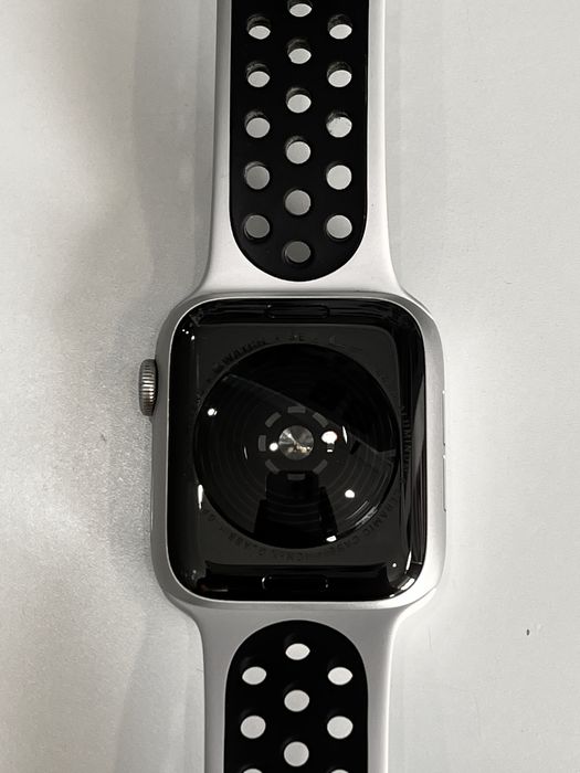 Apple Watch SE Nike edition 44mm