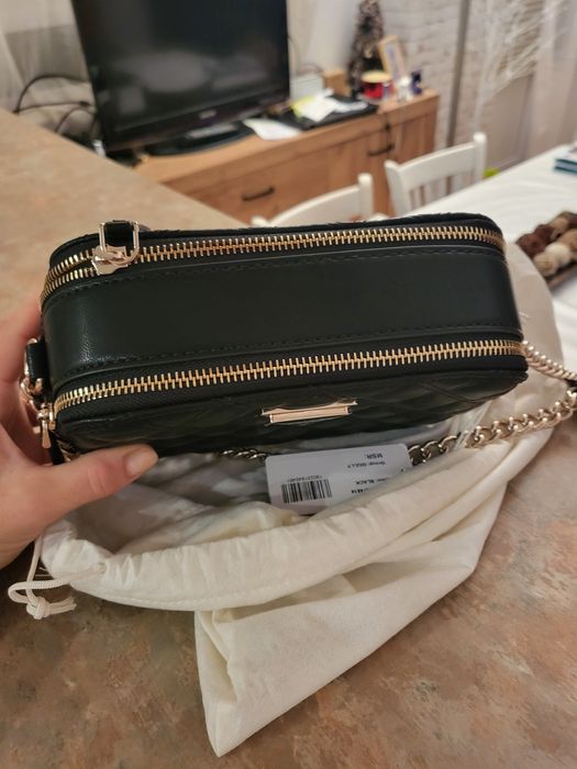 Дамска чантичка Guess-оригинална