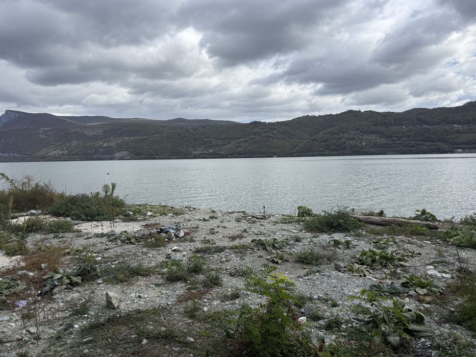 Teren la Dunare pr clisura Dunarii