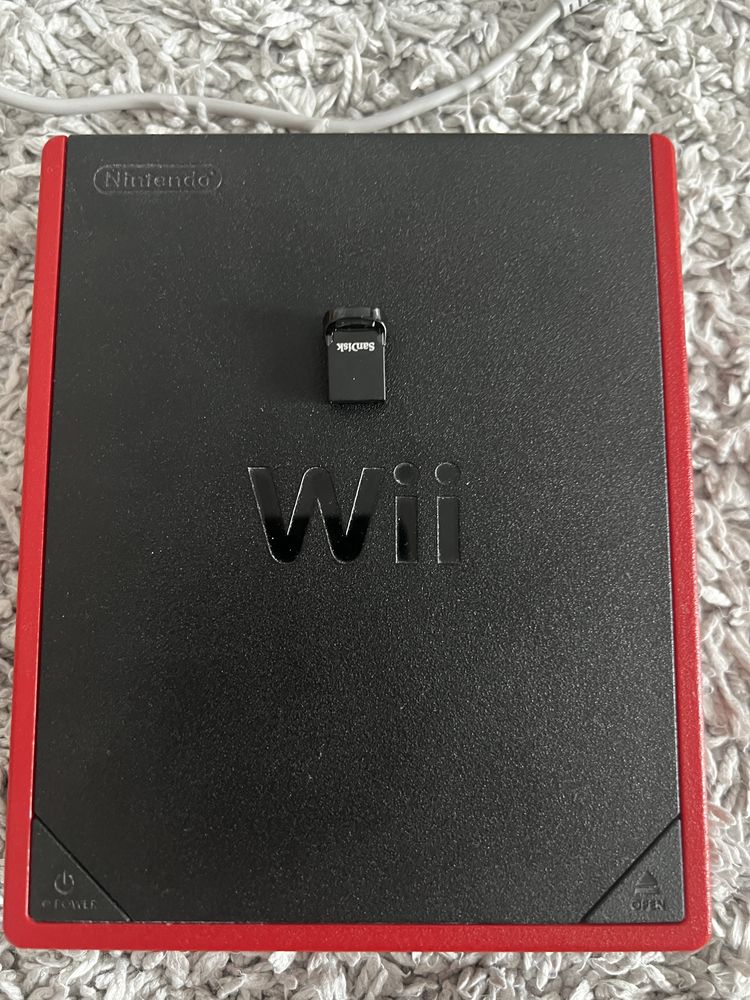 Nintendo Wii (modabila) + joc si accesorii