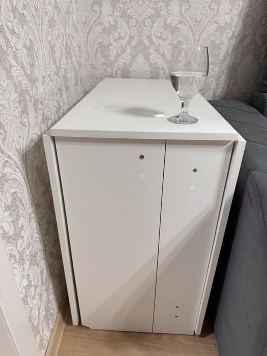 Стол книжка . Срочно 10000