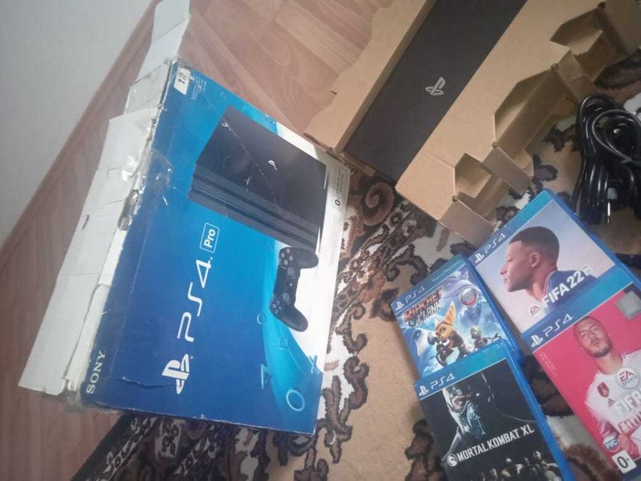 Sony PlayStation приставки 4 PRO  1 ТБ в отличном рабочем состоянии*