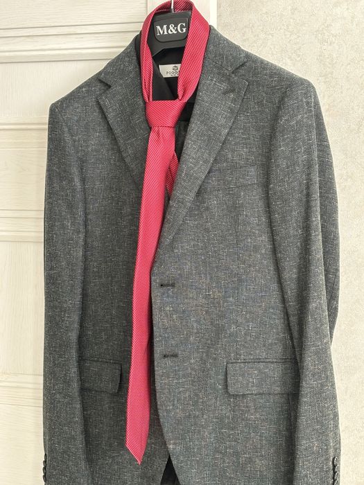 Продам костюм тройку